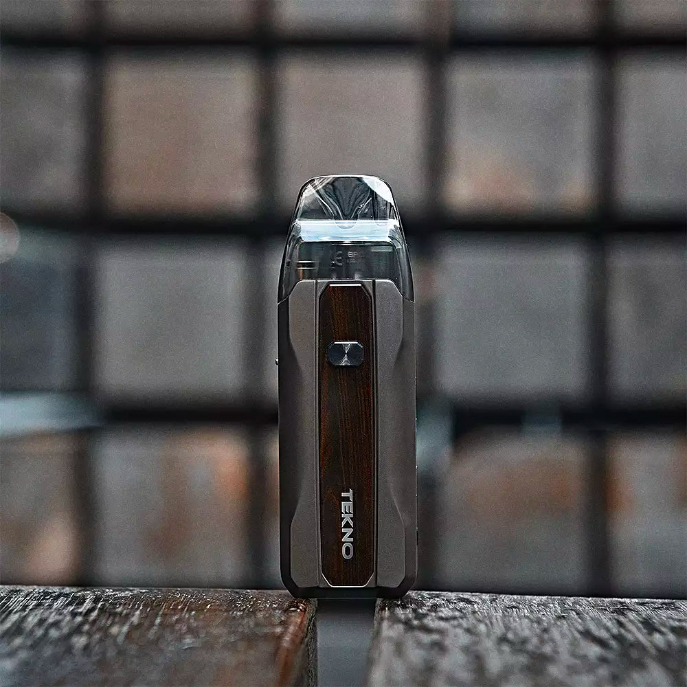 Equipped with precision side airflow adjustment and a 0.69” screen, housed in a sleek and tiny body structure, the Tekno offers you the equivalent to a traditional mod kit experience.